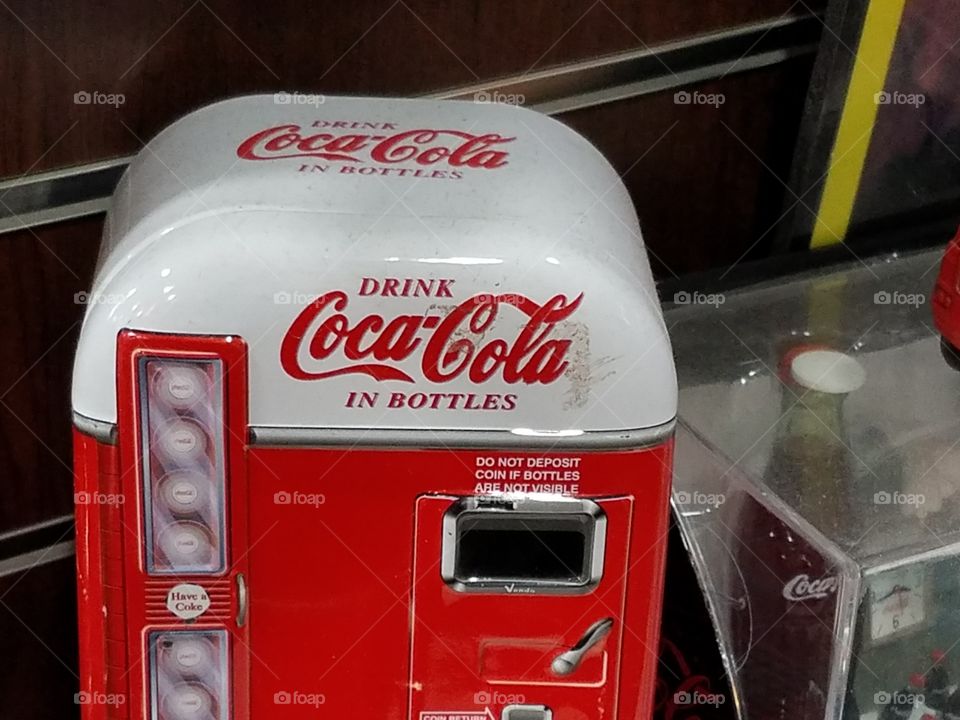 Vintage Coca-Cola Red and White Machine