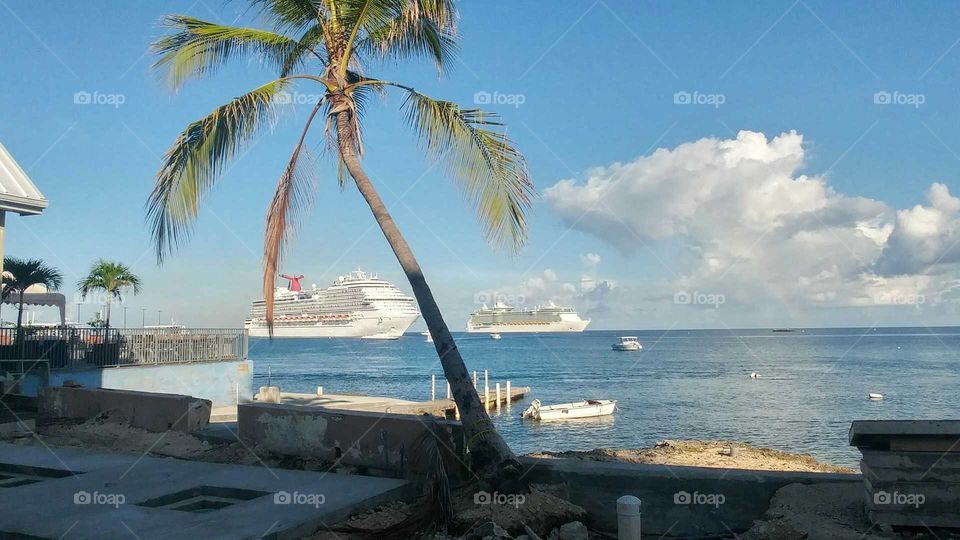 ships at Grand Cayman
