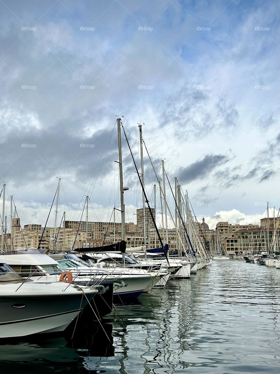 Marseille , vieux port Juanary 2023 . 