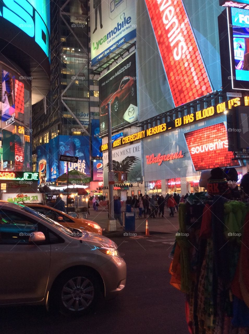 N.Y.C. street scene Nite