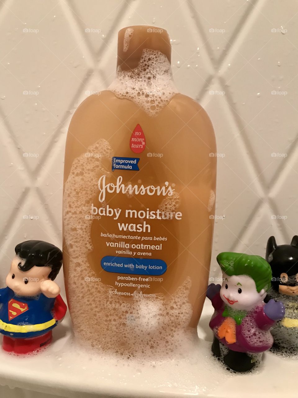 We use Johnson’s Vanilla Oatmeal Wash for my 3 year old son’s “SUPER” sensitive skin. 