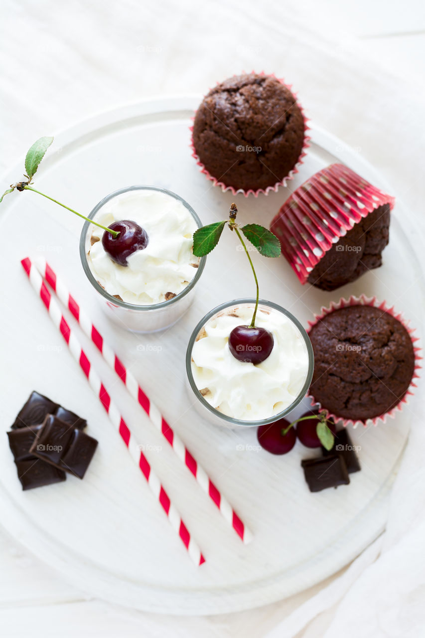Chocolate cocktails and muffins