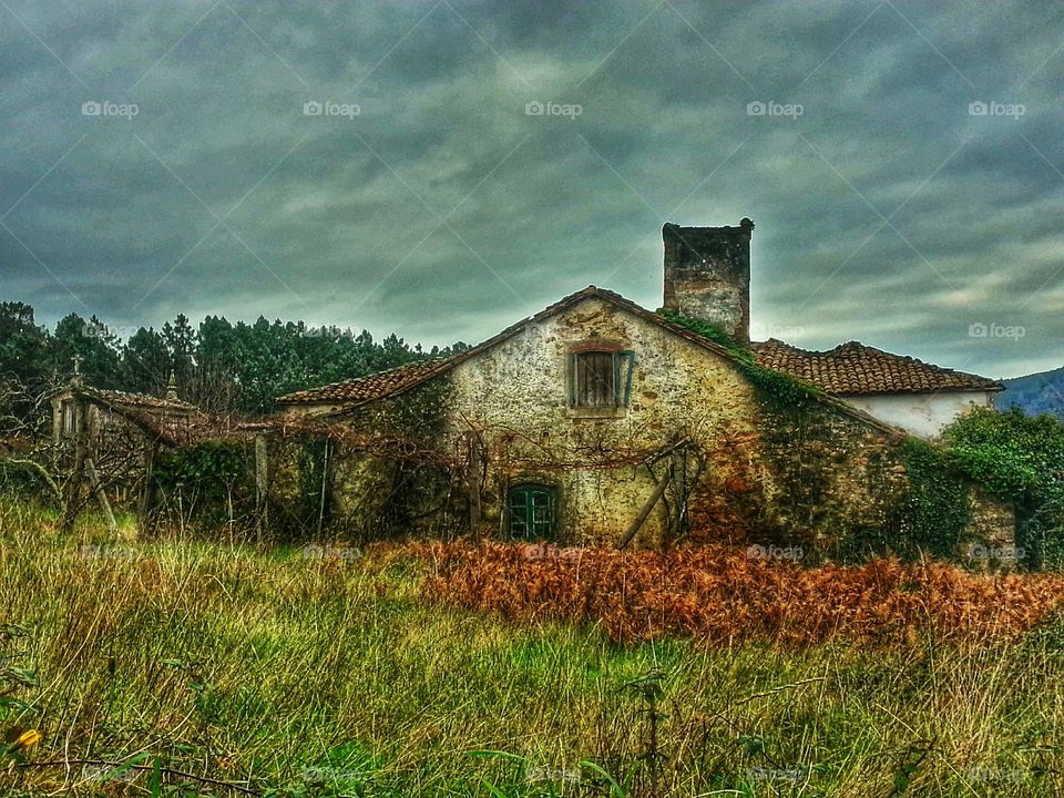 Old Abandoned House. Abandoned farmhouse in Teo, Galicia