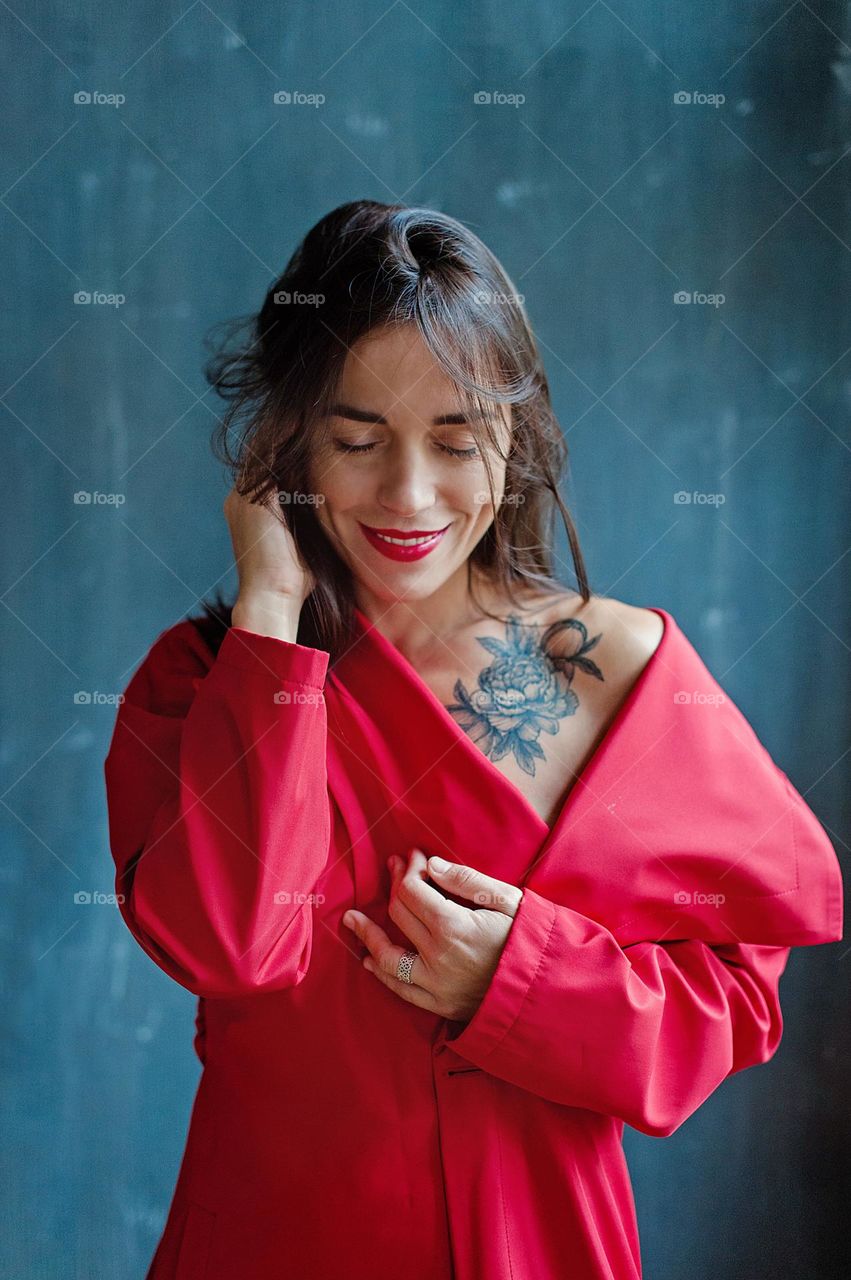 Portrait beautiful woman with tattoo 