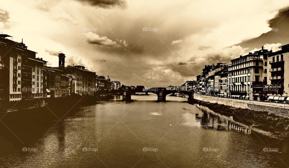 Firenze,  ponte sul fiume Arno