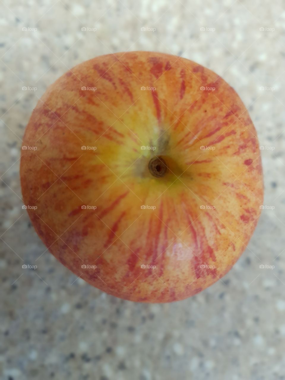 red apple