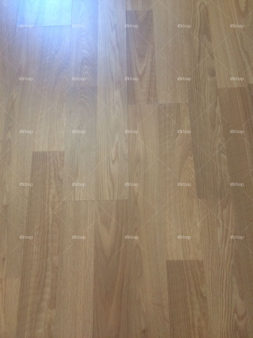 Symmetric floor. 