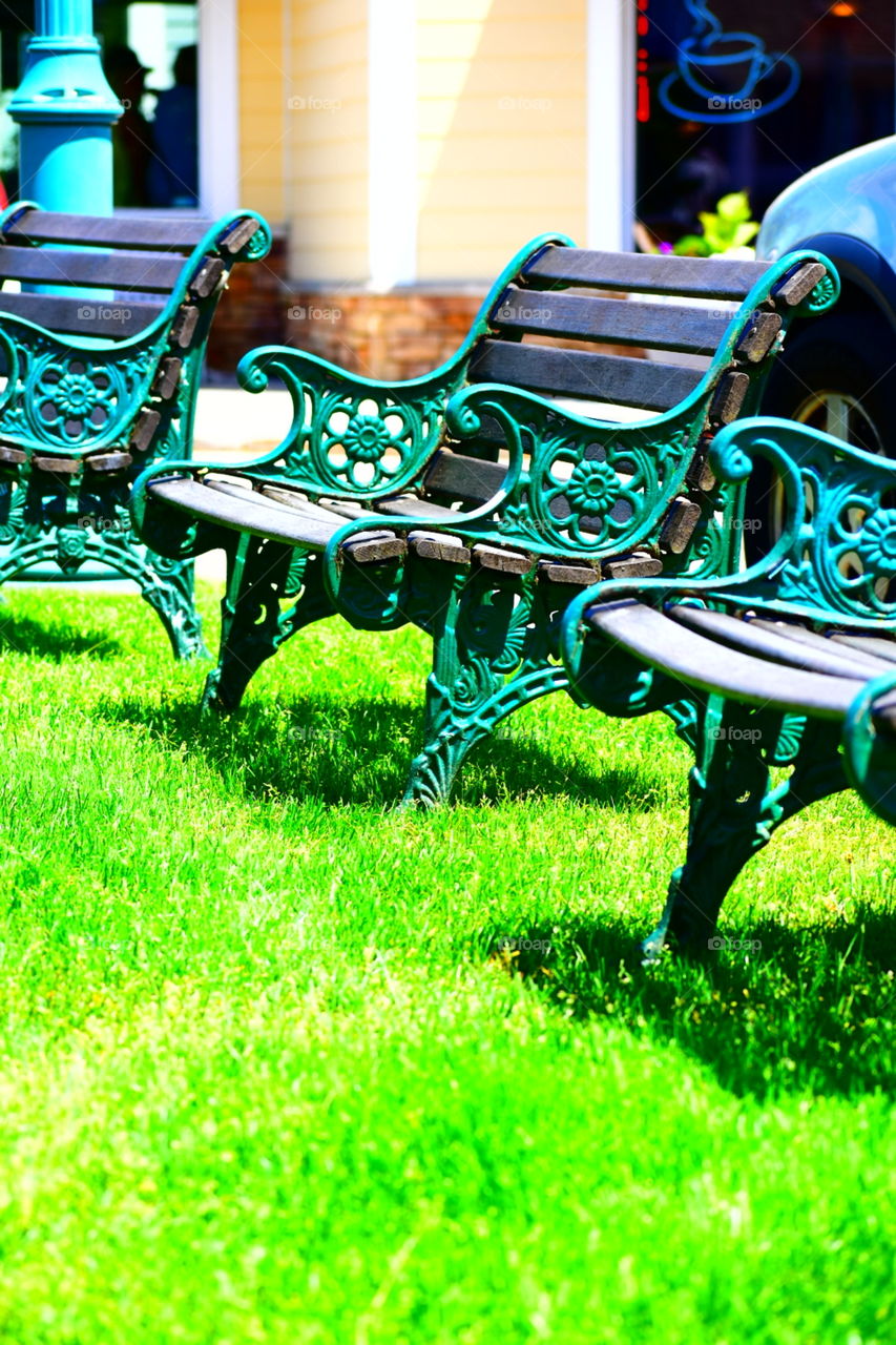 benches sitting on lawn