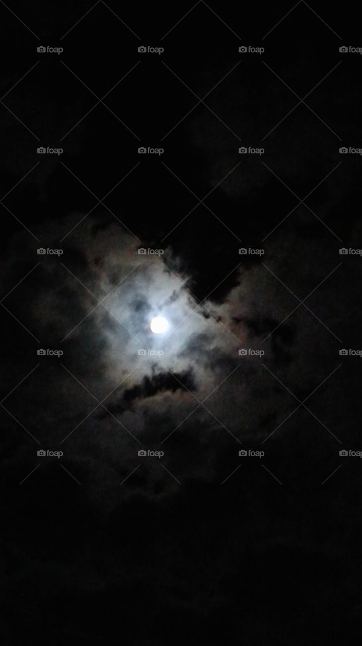 so beutiful pic of the moon