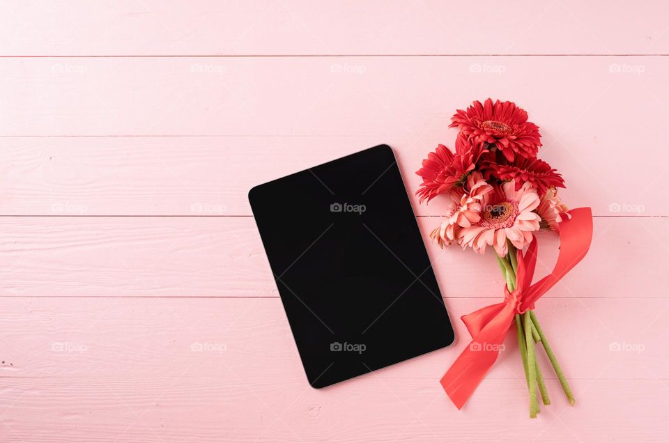 tablet with flowers