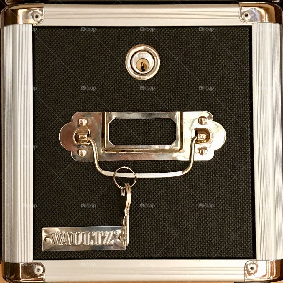Vaultz lock box