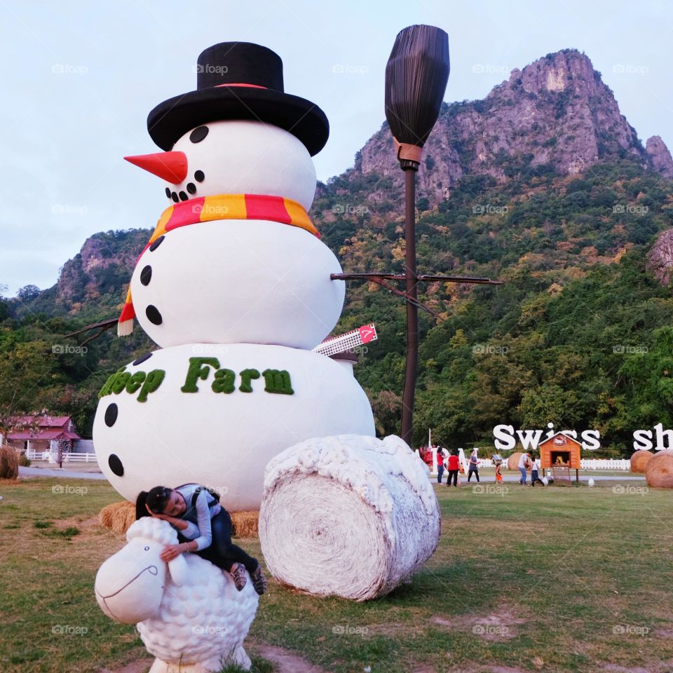Give me take a nap just a while 😴😴
After been walking for so long, Feel so exhausted and need some nap..
At Swiss sheep farm, Hua-Hin South of Thailand.