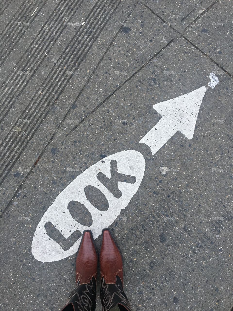 All arrows pointing right 