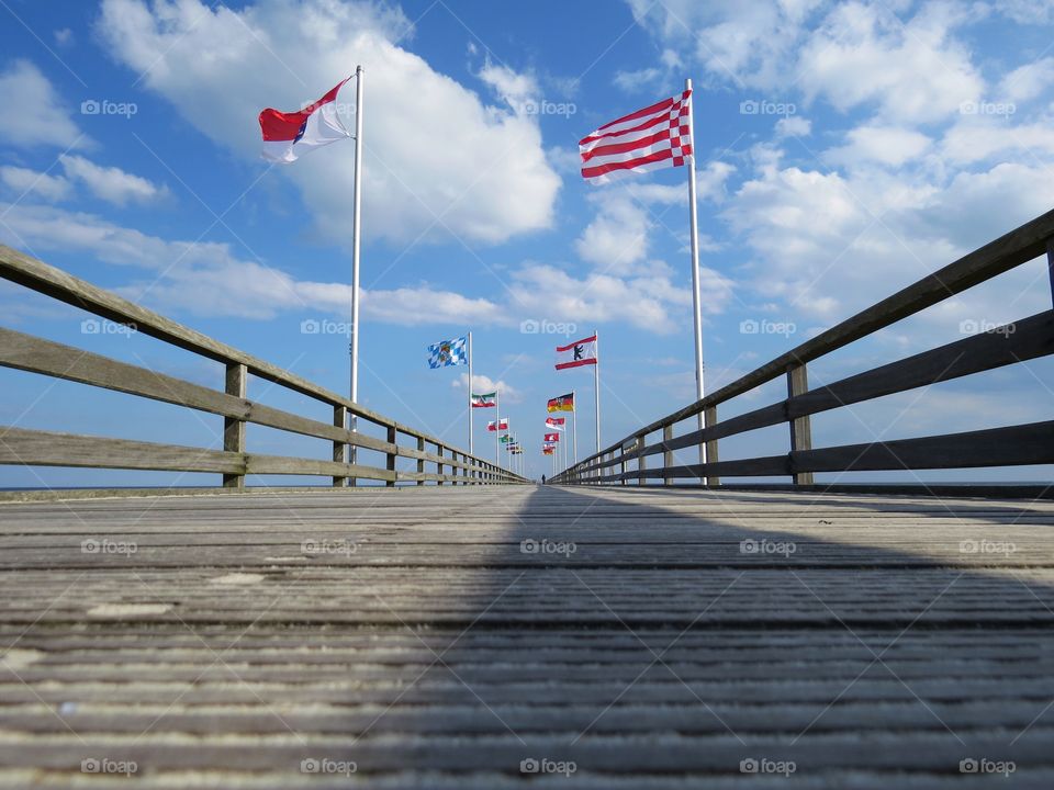 Flagen auf der Seebrücke