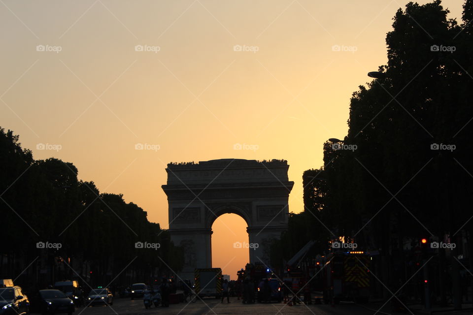 Sunset at the Arc de Triumph, Paris
