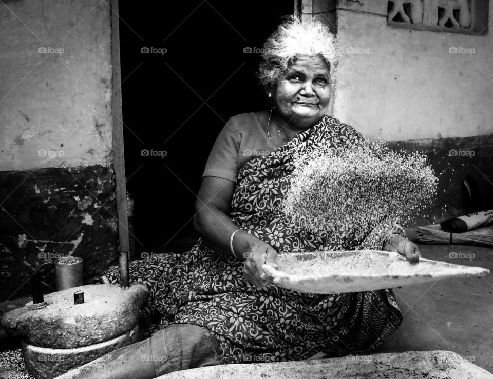 A story of an old women who is doing an old method to filter dal #storyofwomen #poverty