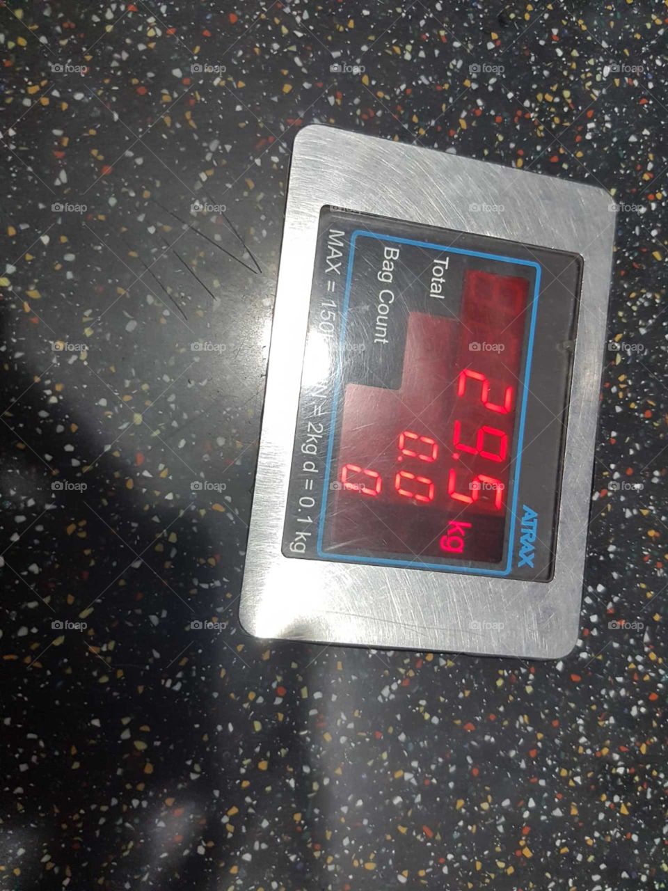 weighing scale's artificial light