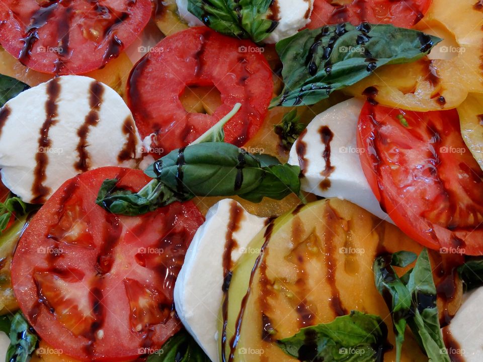 Heirloom Tomatoes With Mozzarella And Balsamic Vinegar