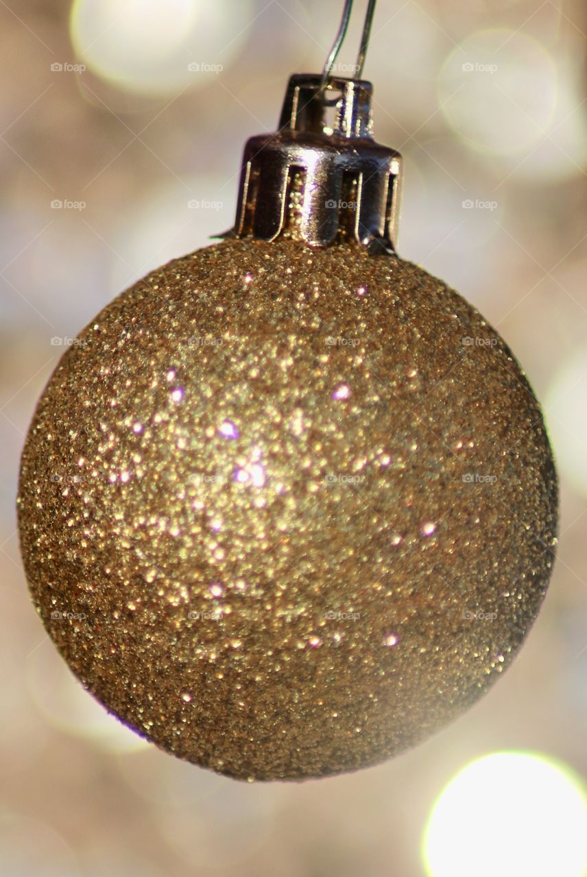 Gold glitter ornament 🎄