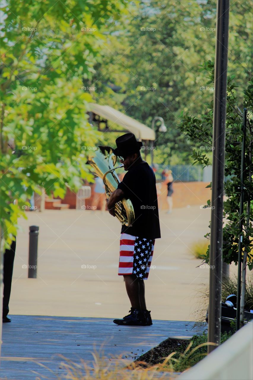 Stars and Stripes Boardwalk musician