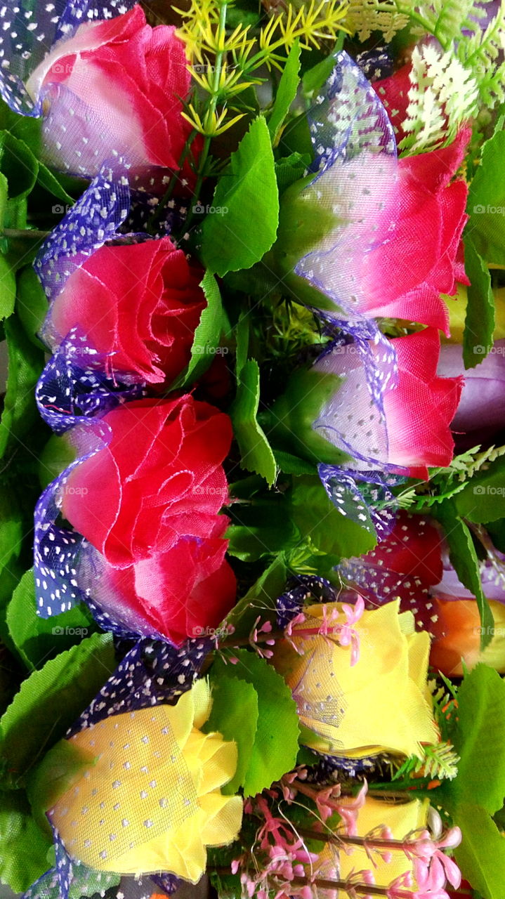 Gift , artificial rosé flowers