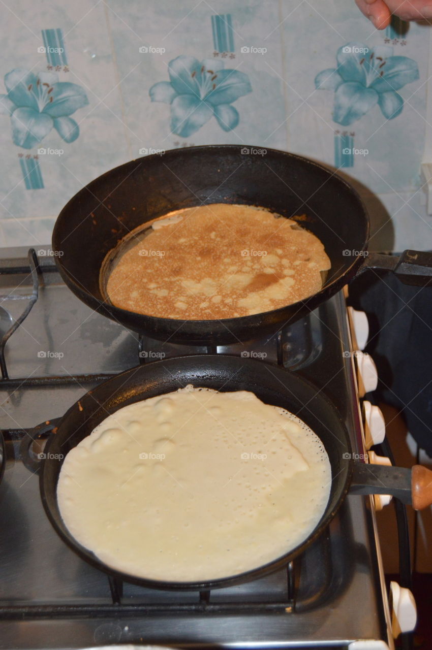 Cooking pancakes