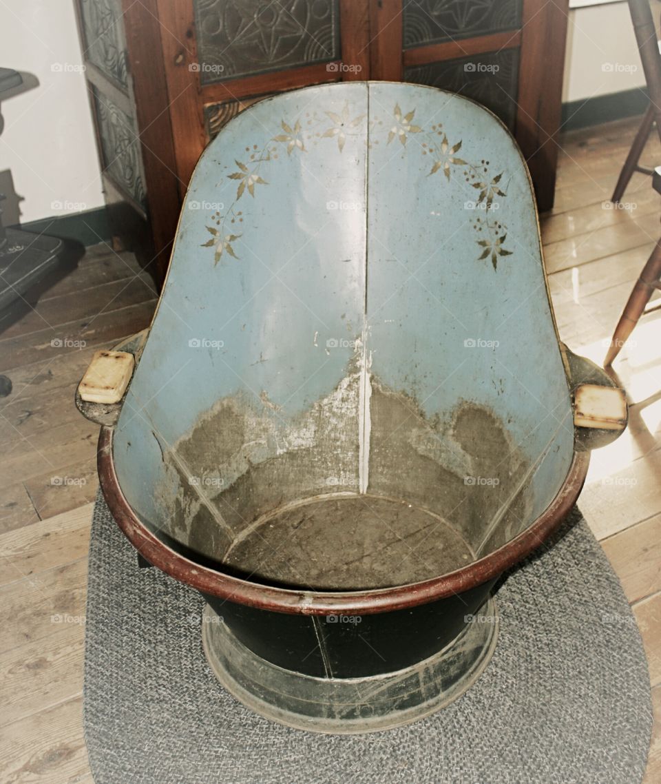 Old world bathing tub