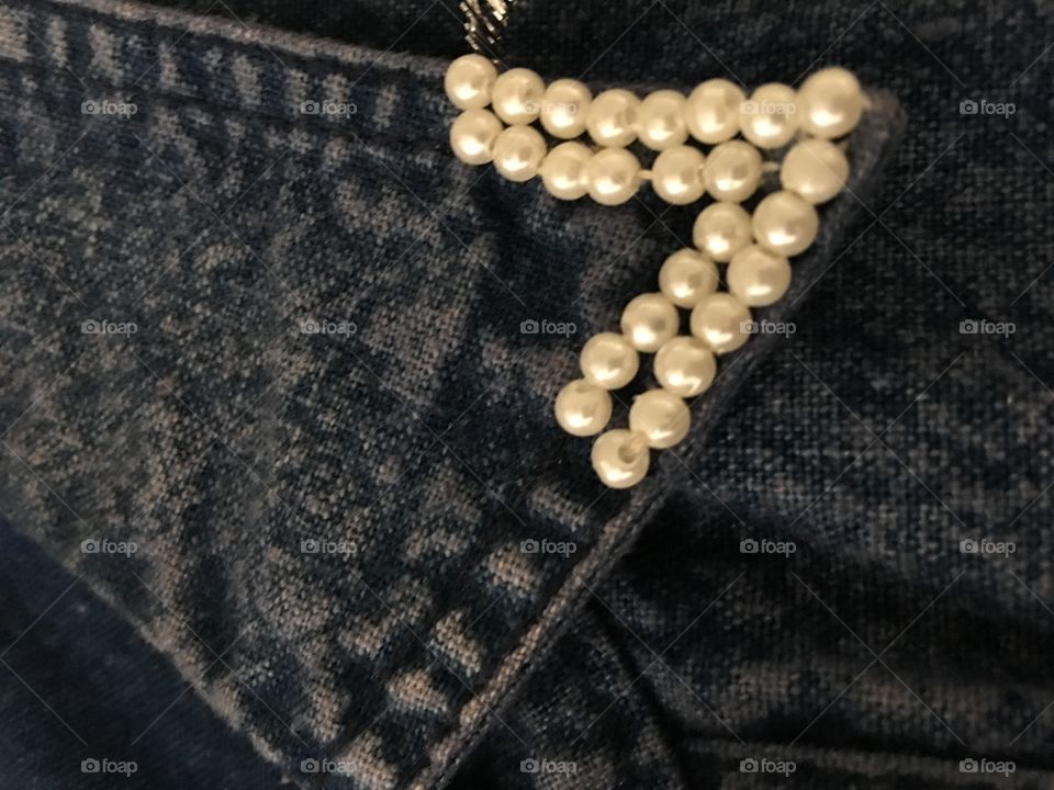 Pearl collar embellishment 