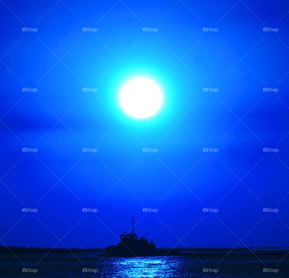ocean light blue sun by lightanddrawing