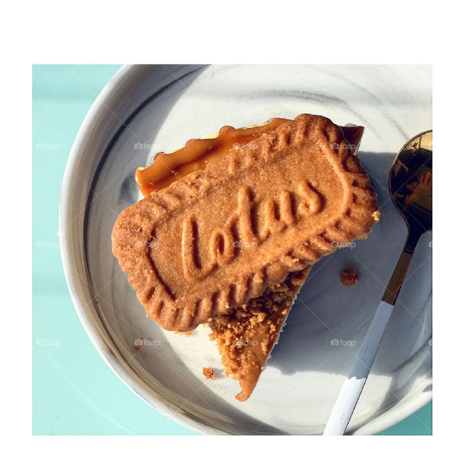 Homemade Biscoff cheesecake that is creamy and soft, super delicious for kids and family 