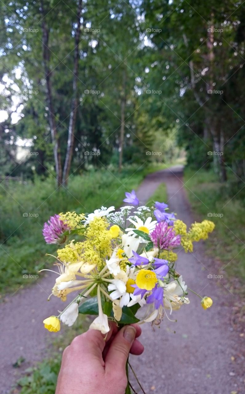 Summer flowers bouquet 