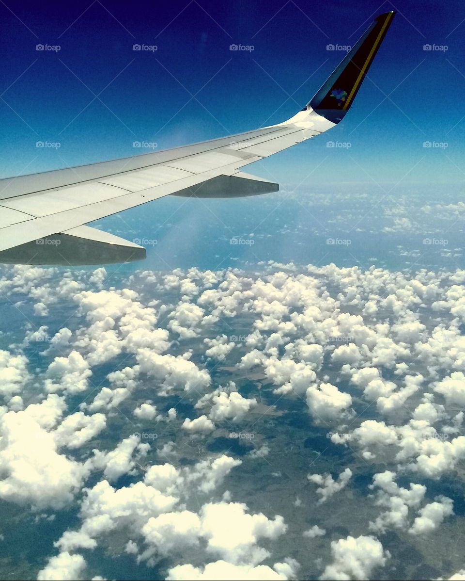 Estamos em voo, do Aeroporto de Viracopos (Campinas - SP) até Recife - PÉ. Que paisagem linda do infinito!!!