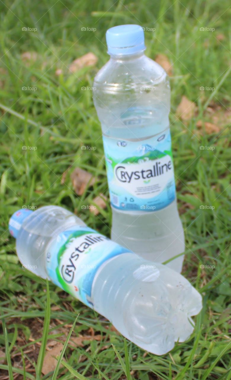 mineral water that is very refreshing especially in a thirsty state after activities and after doing things that invite thirst to quench thirst in the open
