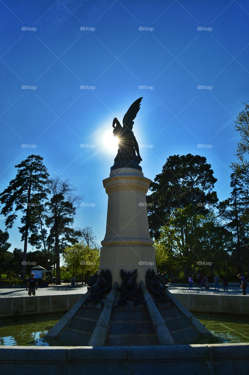 Statue of the Fallen Angel. Statue of the Fallen Angel, Buen Retiro Park, Madrid