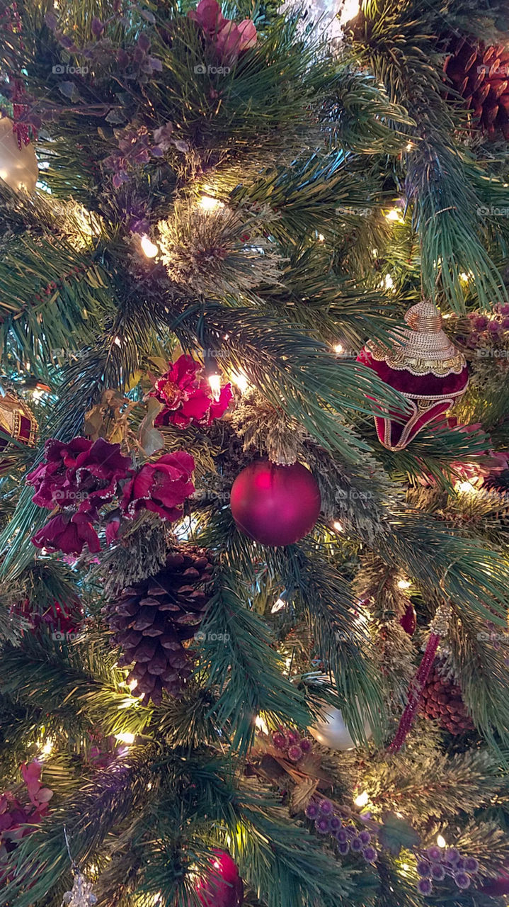 Christmas tree details 02