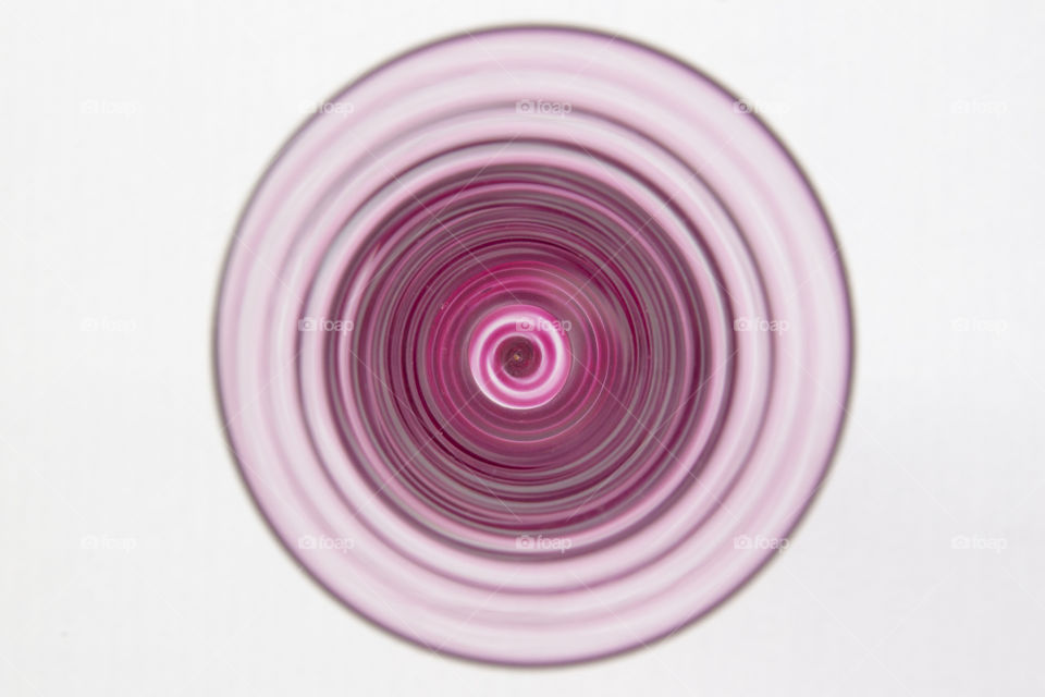 Pink striped champagne glass from above - rosa randigt champagneglas ovanifrån 