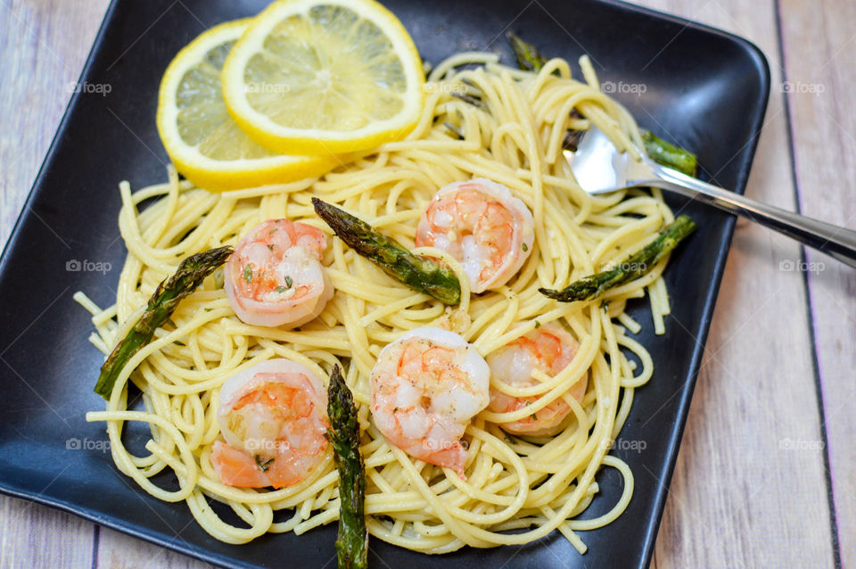 Spaghetti pasta with shrimp