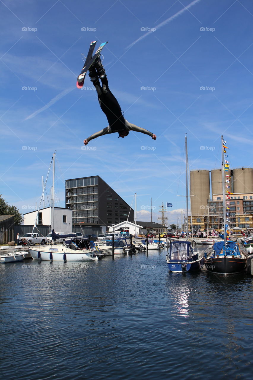 Water ski diving