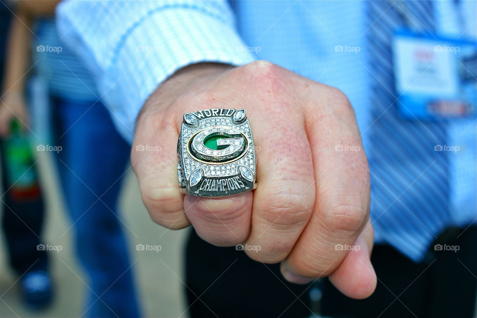 green pretty man ring by somebeach