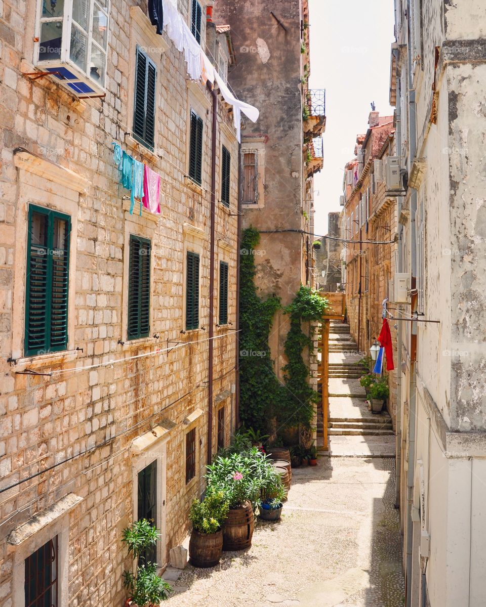 Narrow alley between buildings