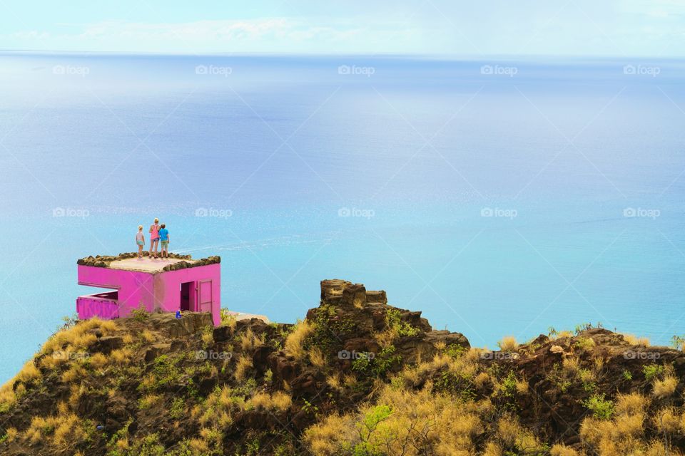 Breast cancer awareness pillbox inspired by urban local art. 