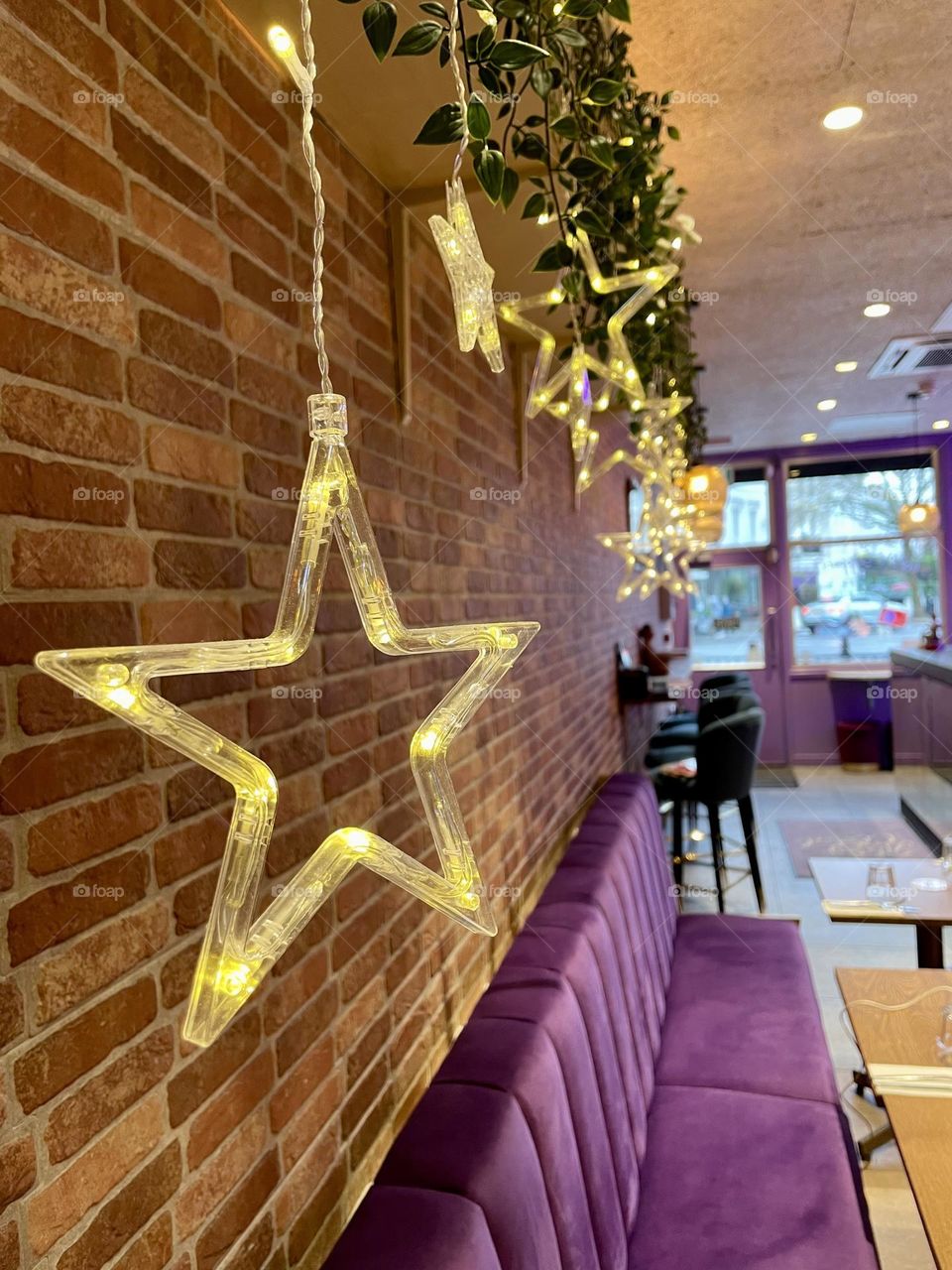 Beautiful interior inside a London cafe 🇬🇧