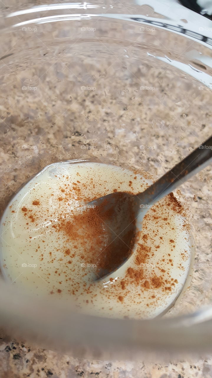Dulce de Leche y Canela. making my morning  coffee and thought this is a cool look