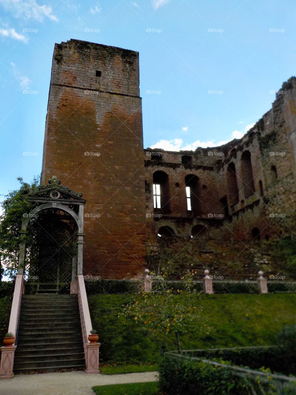 Autumn castle of Kenilworth 