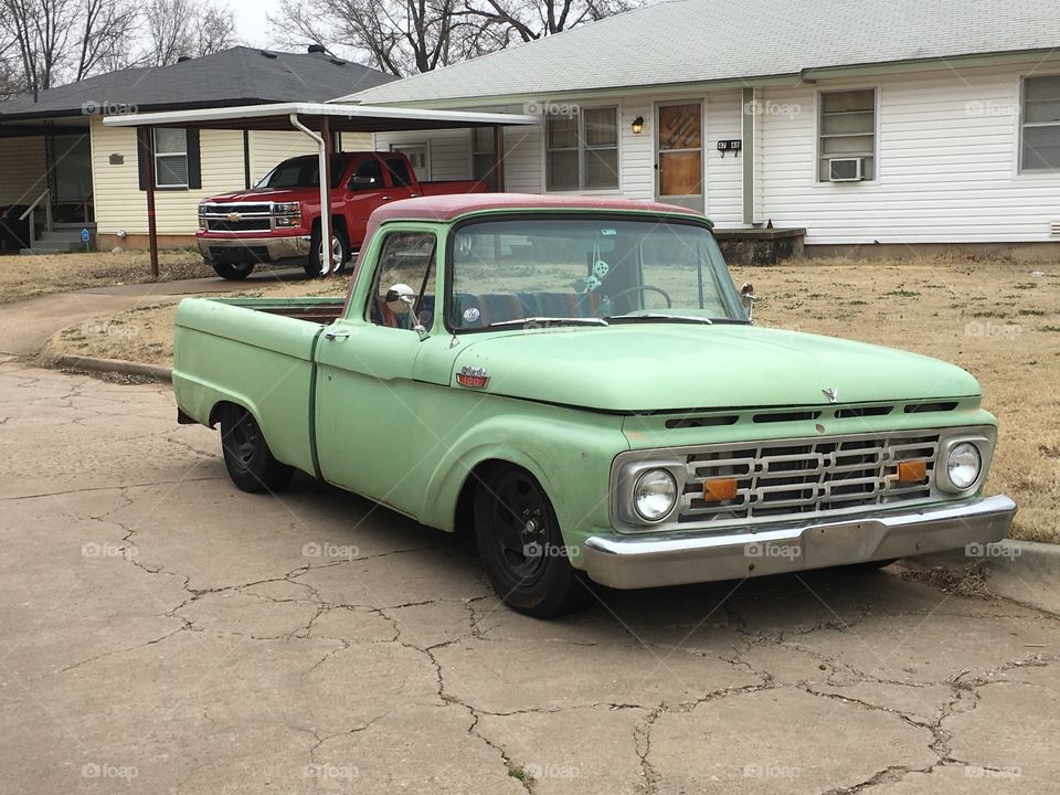 Lowered Ford F100