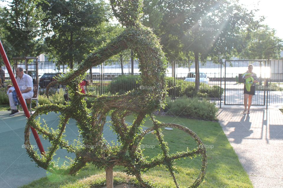 Skulpture. Park. Bicekli. Nature. Flower