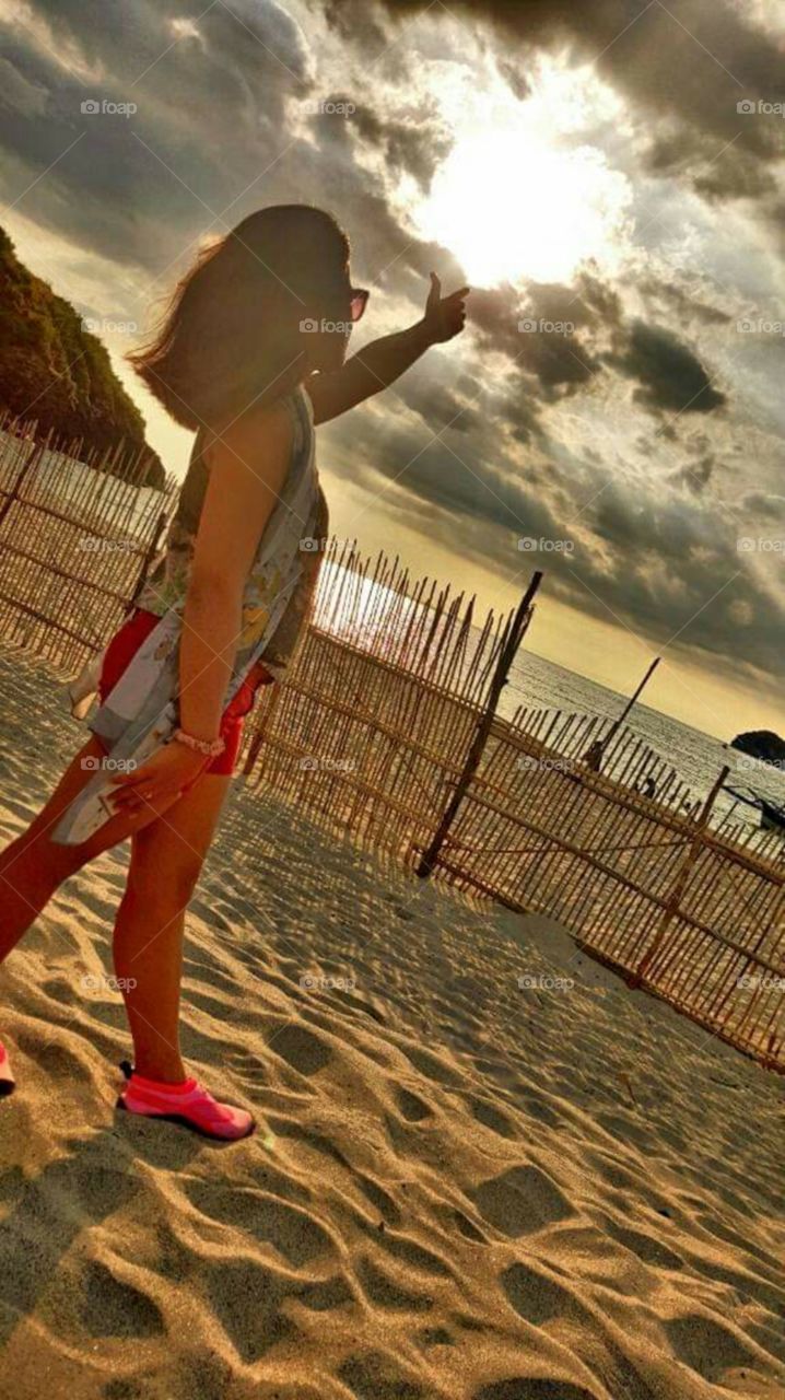 sunlight at the beach🧡