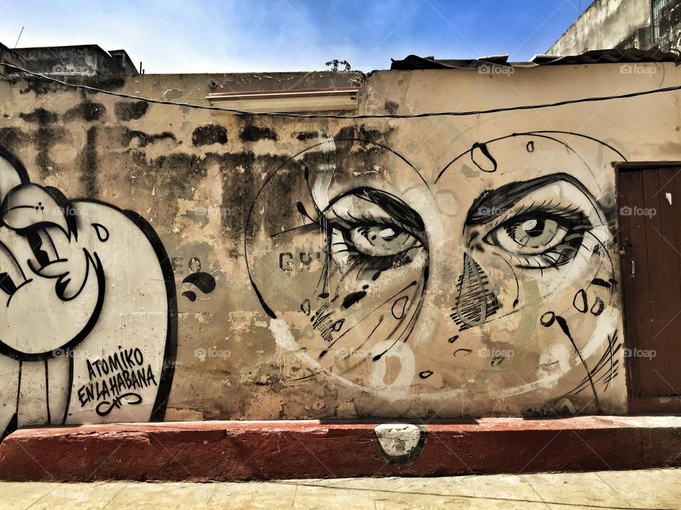Cuban Graffiti of eyes