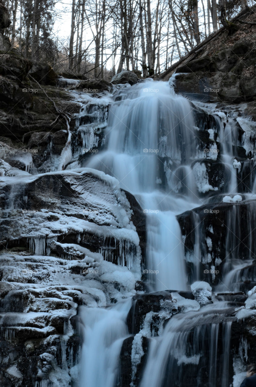 Frozen waterfall shypit