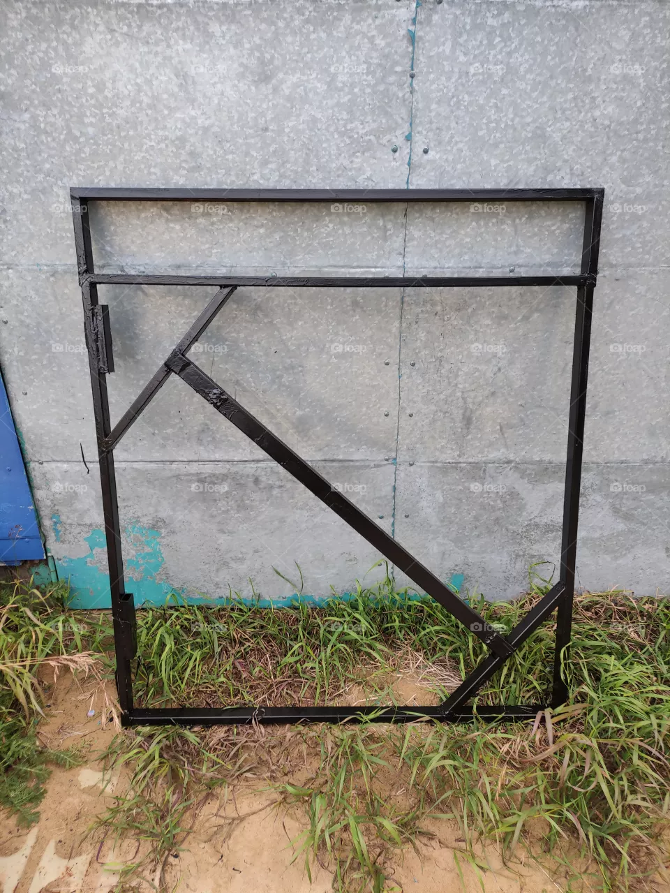 The door gate